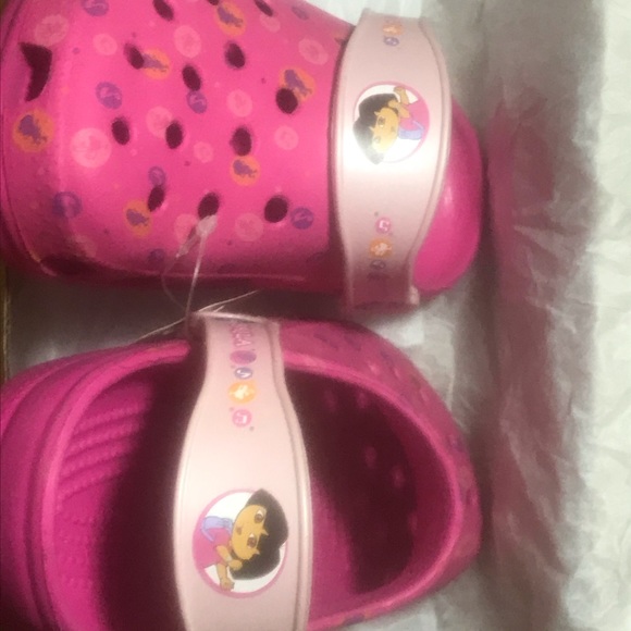 Dora the Explorer pink crocs - Picture 5 of 6